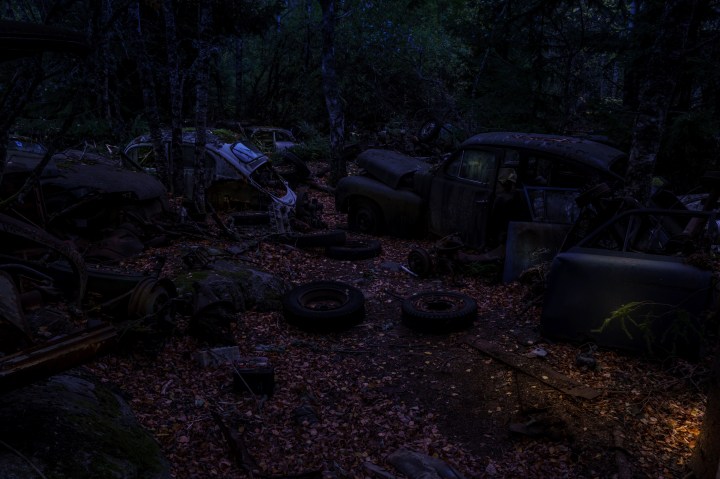 På tur til bilskroten i Båstnäs